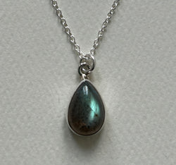 Labradorite Pendant and Chain.