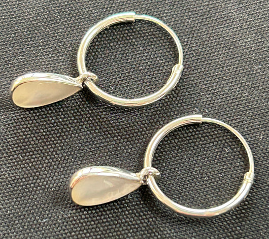 Small Hoop Earring with Mother of Pearl