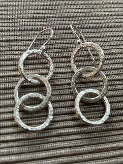 SILVER CIRCLES EARRINGS